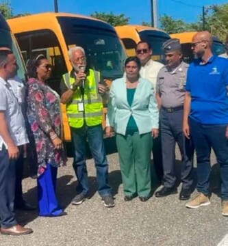 Entregan 39 autobuses escolares a La Regional 14 de Nagua